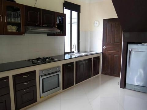 Day, Kitchen or kitchenette