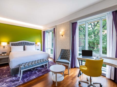 Bed, View (from property/room), Bedroom, City view