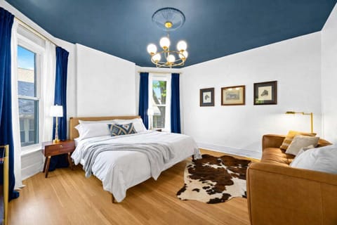 Gatsby Estate Luxe 7BR Retreat with Game Room House in Louisville