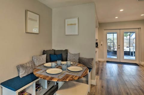 Hot tub Playground Ping-pong Near beaches! House in Pinellas Park