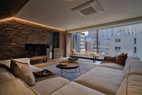 TV and multimedia, Living room, Seating area, Evening entertainment