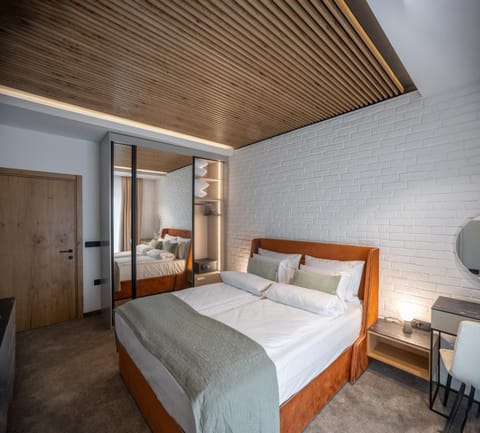 Bed, Photo of the whole room, Bedroom, wardrobe