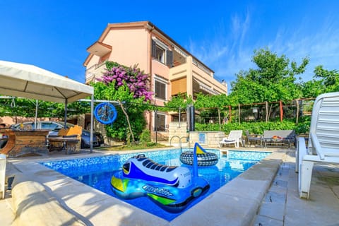 Property building, Swimming pool