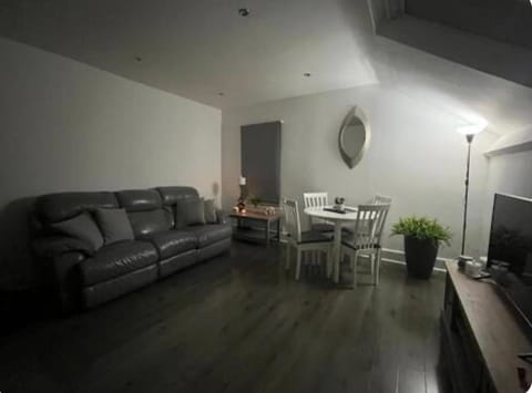 Hidden Hideaway by the Beach Apartment in Rhyl