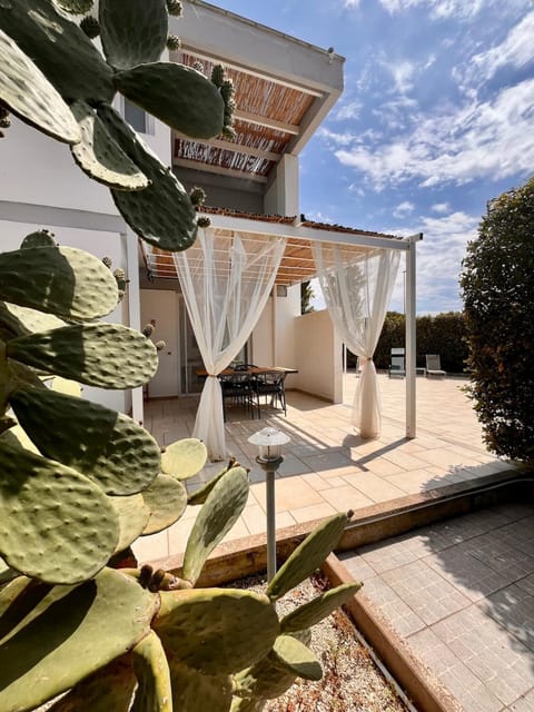 Property building, Patio, Day, Garden, View (from property/room), Dining area, Garden view