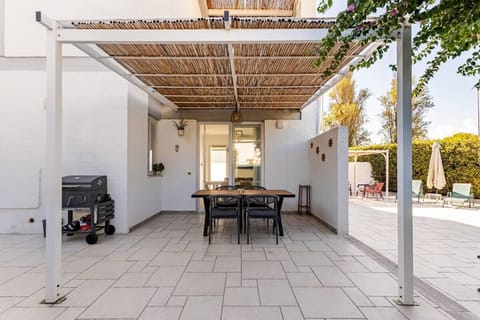 Patio, Day, View (from property/room), Balcony/Terrace, Dining area