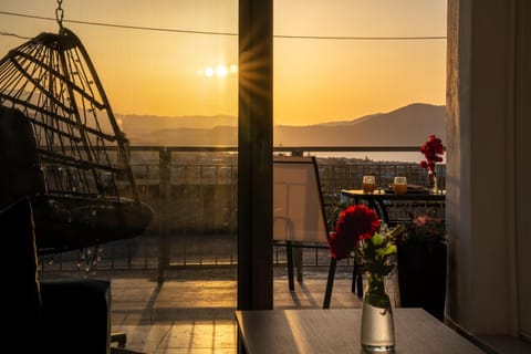 Natural landscape, View (from property/room), Balcony/Terrace, Mountain view, Sunrise, Sunset