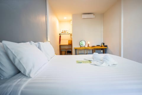 Bed, Photo of the whole room, Bedroom, towels, air conditioner