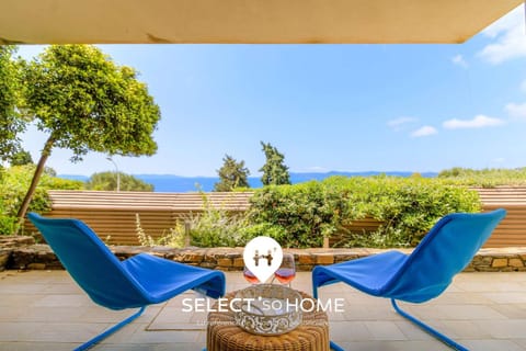 Property building, Patio, Day, Natural landscape, View (from property/room), Balcony/Terrace, Sea view, sunbed