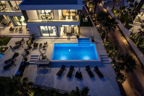 Property building, Pool view, Swimming pool