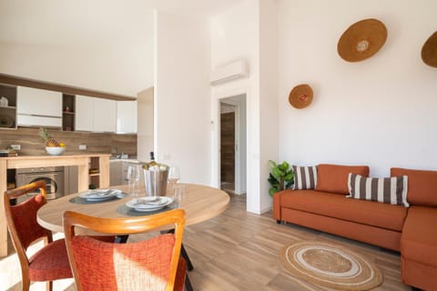 Living room, Dining area