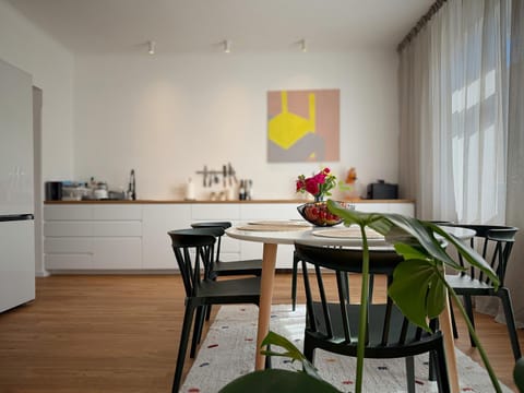 Kitchen or kitchenette, Dining area, kitchen