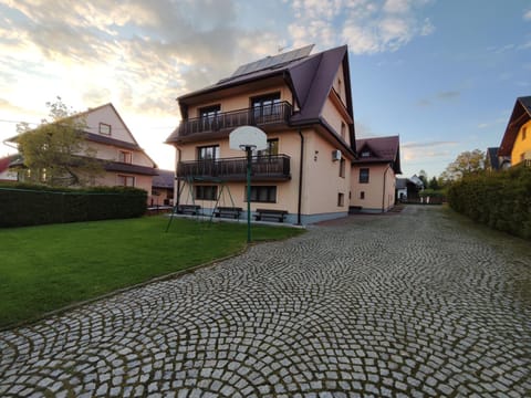 Property building, Garden, Garden view