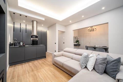 Kitchen or kitchenette, Living room, Seating area, oven