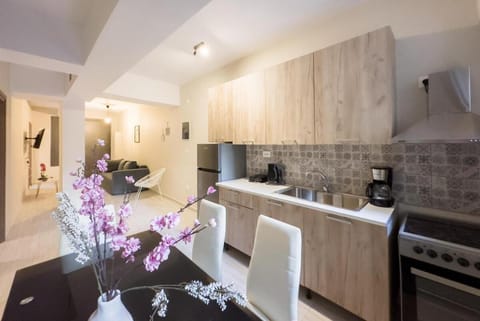 Koukaki Comfort - Modern 2BR near Acropolis by ΜΡS Apartment in Kallithea