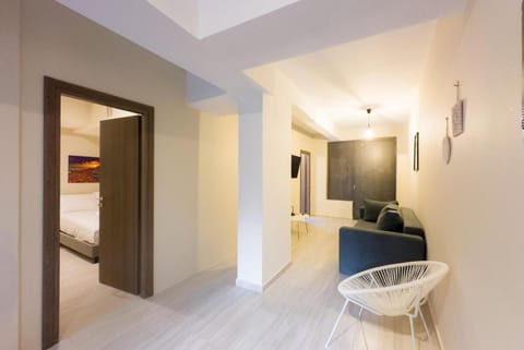 Koukaki Comfort - Modern 2BR near Acropolis by ΜΡS Apartment in Kallithea