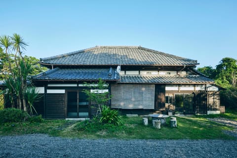 Property building, Day, Garden, Garden view