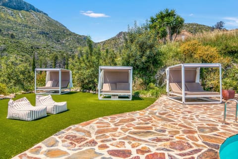 Property building, Living room