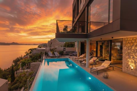 Pool view, Sea view, Swimming pool, Sunset, sunbed