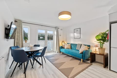 TV and multimedia, Living room, Dining area