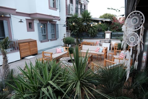 Day, Garden, Garden, Seating area, Garden view