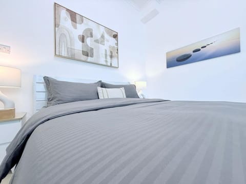 LivWithUs-Studio in One BR Setup, Dubai Marina Apartment in Dubai