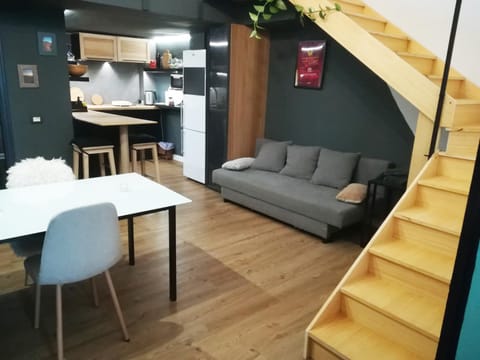 Kitchen or kitchenette, Living room