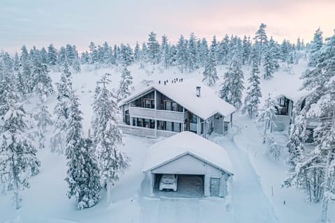 Property building, Neighbourhood, Natural landscape, Winter