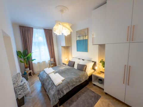 Bed, Photo of the whole room, Bedroom, wardrobe