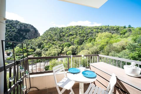 Balcony/Terrace, Mountain view