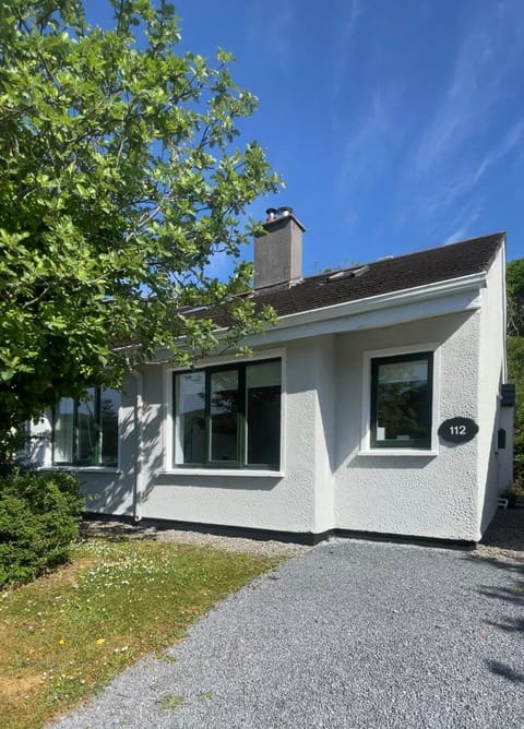 Property building, Facade/entrance, Off site