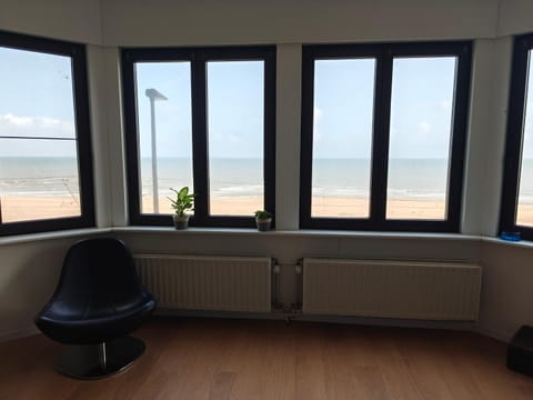 Apartment - frontal sea view Apartment in Ostend