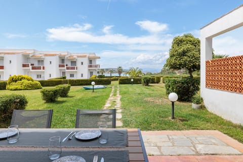 Garden, Dining area