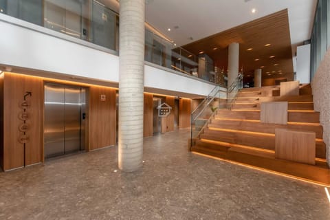 Lobby or reception, elevator
