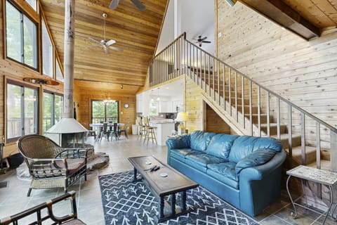 Sunset Chalet House in Lake Anna