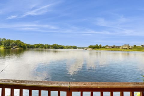Sunset Chalet House in Lake Anna