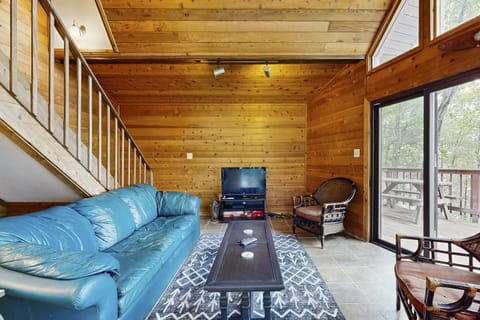 Sunset Chalet House in Lake Anna