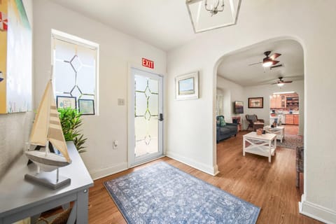 Hollywood Beach Bliss Villa Sleeps 10 House in Hollywood Beach