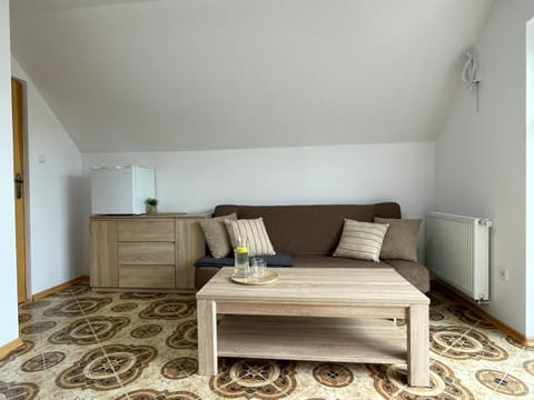 Photo of the whole room, Seating area