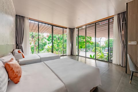 Bed, Photo of the whole room, Bedroom, Garden view