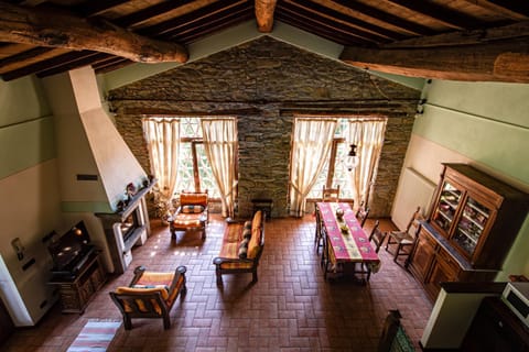 Communal lounge/ TV room, TV and multimedia, Living room, Dining area