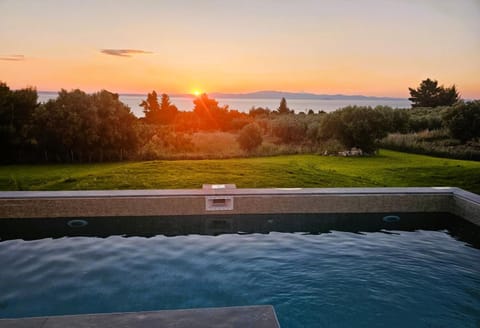 Natural landscape, Sea view, Swimming pool, Sunrise