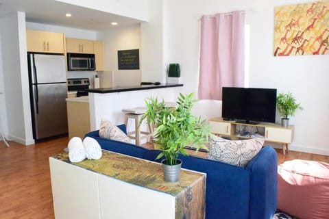 TV and multimedia, Kitchen or kitchenette, Living room