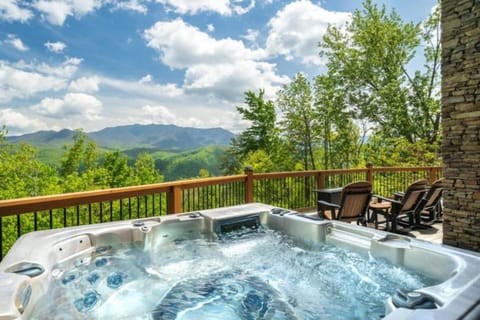 Patio, Natural landscape, Hot Tub, View (from property/room), Balcony/Terrace, Mountain view
