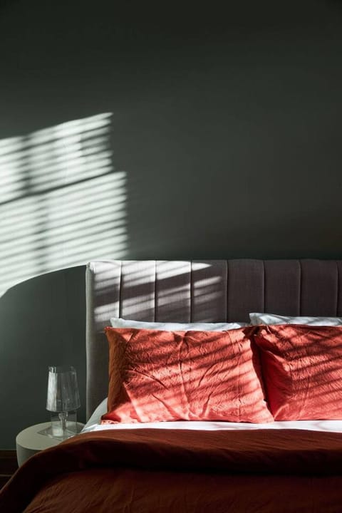 Large city sanctuary with fireplace House in Tasmania