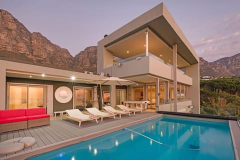 Property building, Patio, Natural landscape, Mountain view, Pool view, Swimming pool, sunbed