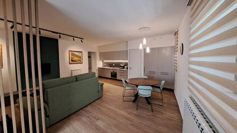 Kitchen or kitchenette, Seating area, Dining area