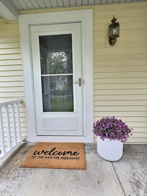 Property building, Facade/entrance, Property logo or sign