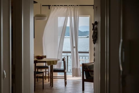 View (from property/room), Balcony/Terrace, Dining area