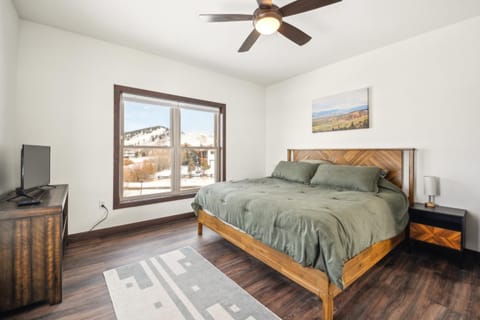 4br Mountain View Home - 5 Minutes To Granby Ranch House in Granby